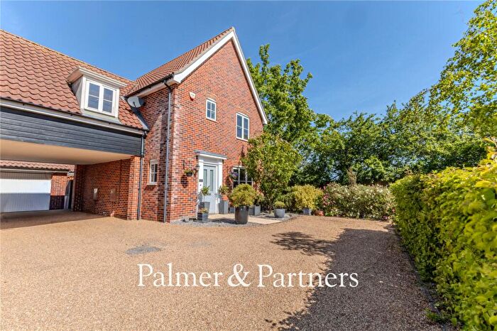 3 Bedroom Link Detached House For Sale In Foxglove End, Leiston, Suffolk, IP16