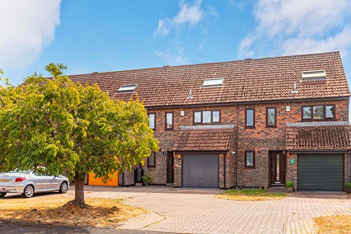 4 Bedroom Town House For Sale In Gladstone Close, Christchurch, BH23