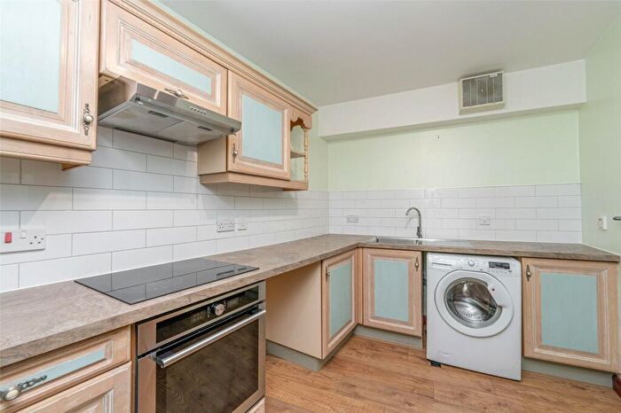 2 Bedroom Flat For Sale In / Johns Place, Edinburgh, EH6