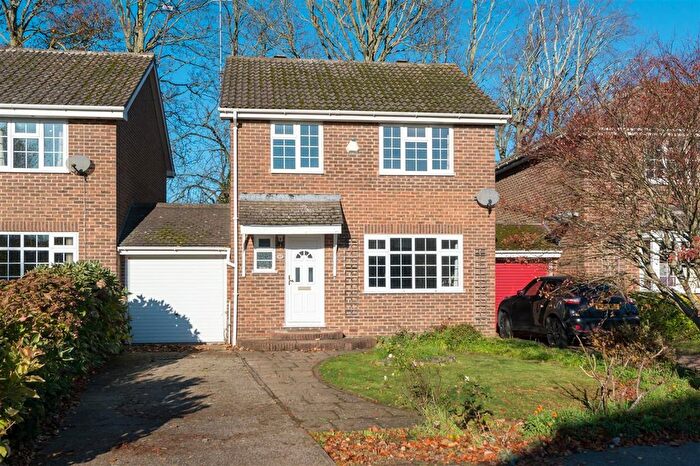 3 Bedroom Detached House For Sale In Rochester Avenue, Canterbury, CT1