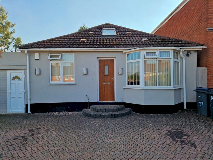 3 Bedroom Bungalow To Rent In Glenavon Road, Birmingham, B14