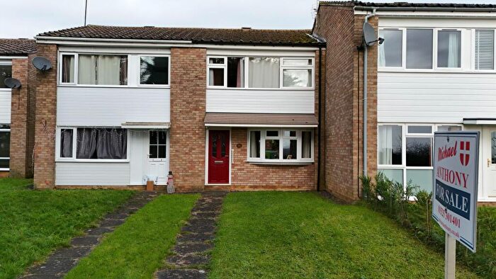 3 Bedroom Terraced House For Sale In Knaves Hill, Linslade, LU7