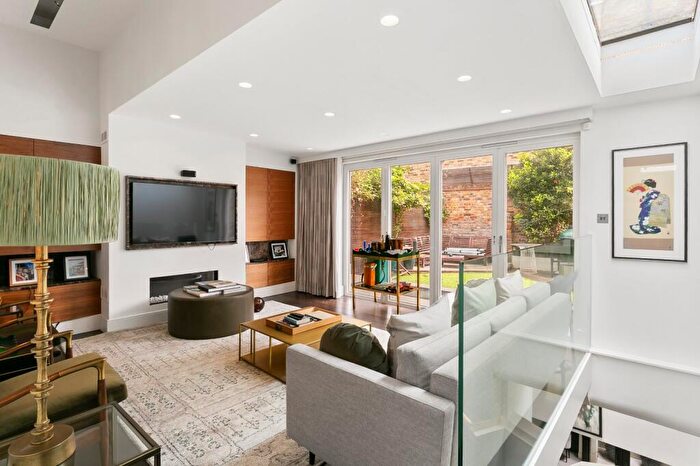 3 Bedroom Semi-Detached House To Rent In Lambert Street, Barnsbury, N1