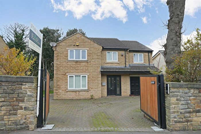 4 Bedroom Detached House For Sale In Kelvin Road, Elland, HX5