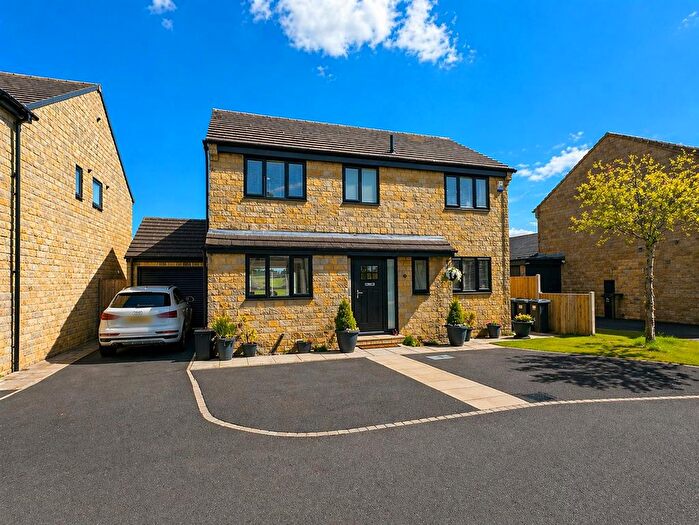 5 Bedroom Detached House For Sale In Meadowcroft Close, Idle Moor, Bradford, BD10