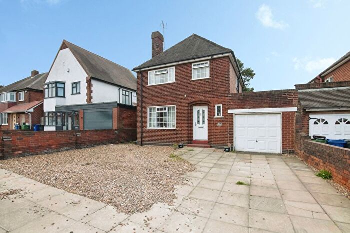 3 Bedroom Detached House For Sale In Tansey Green Road, Brierley Hill, West Midlands, DY5