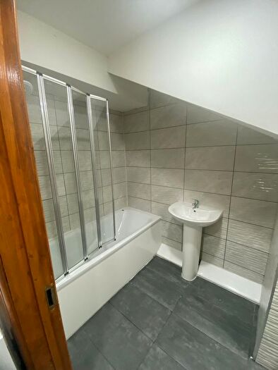 1 Bedroom Flat To Rent In Stratford Terrace, Leeds, LS11