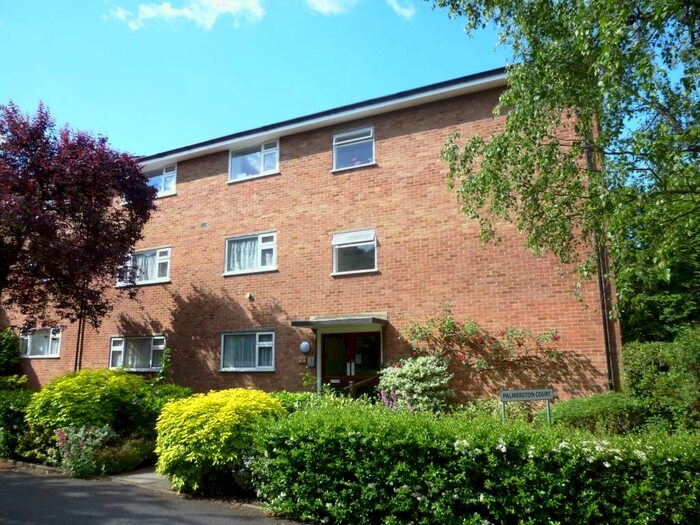 2 Bedroom Flat To Rent In Palmerston Court, Lovelace Gardens, Surbiton, KT6