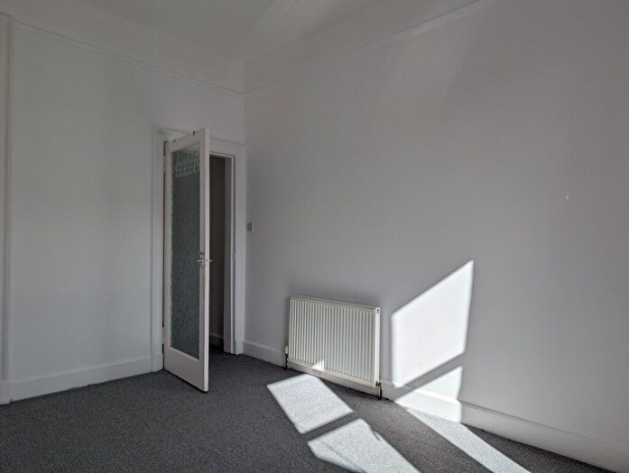 1 Bedroom Terraced House To Rent In Roseburn Street, Edinburgh, Midlothian, EH12