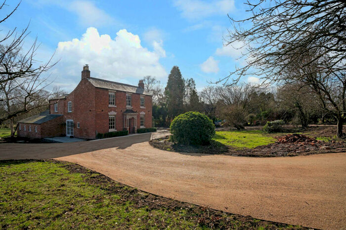 6 Bedroom Detached House For Sale In Victoria Road, Dodford, Bromsgrove Worcestershire, B61