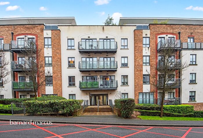 2 Bedroom Flat For Sale In Holford Way, London, SW15