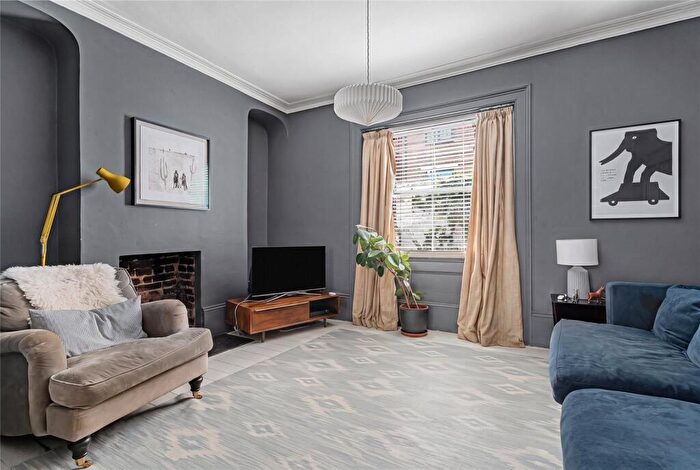 3 Bedroom End Of Terrace House To Rent In Barnabas Road, Homerton, Hackney, London, E9