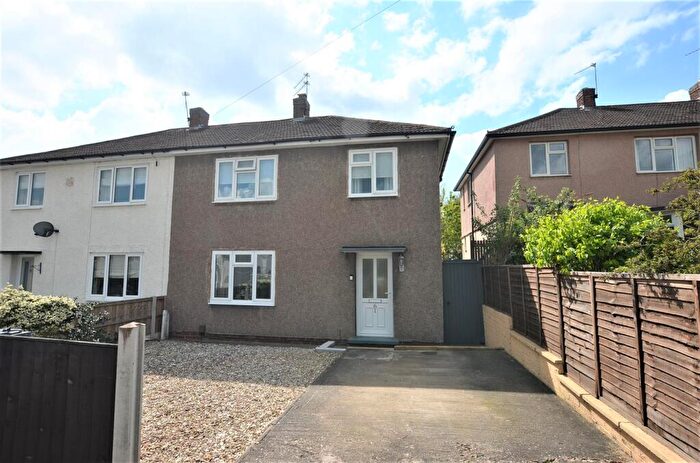 3 Bedroom Semi-Detached House To Rent In Grantham Avenue, Breadsall Hilltop, Derby, DE21
