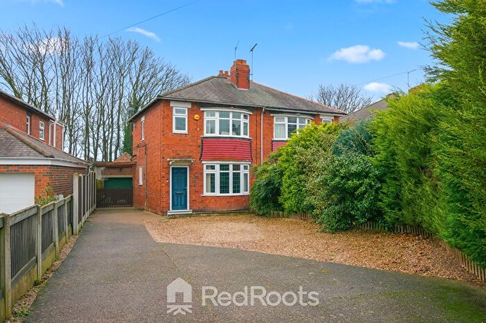 3 Bedroom Semi-Detached House For Sale In Ingleborough Drive, Doncaster, South Yorkshire, DN5