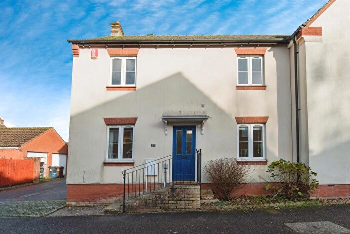 3 Bedroom Semi Detached House For Sale In Hawks Drive, Tiverton, EX16