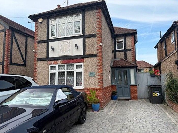 5 Bedroom Semi-Detached House To Rent In Coulsdon Road, Coulsdon, CR5
