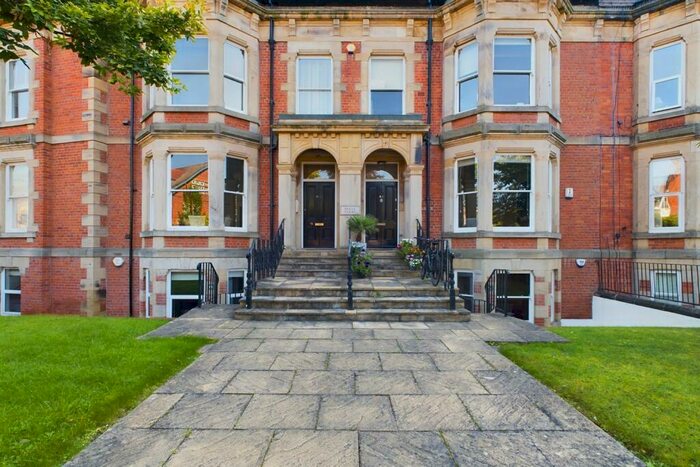 3 Bedroom Flat To Rent In Fernwood Road, Newcastle Upon Tyne, NE2