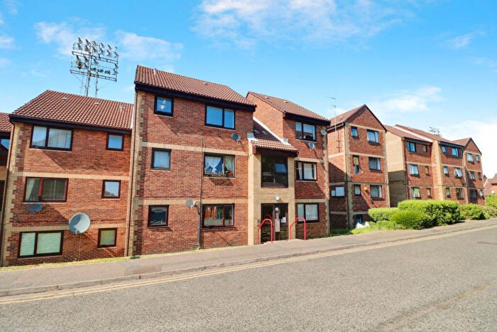 2 Bedroom Apartment To Rent In Roots Hall Drive, Southend On Sea, SS2