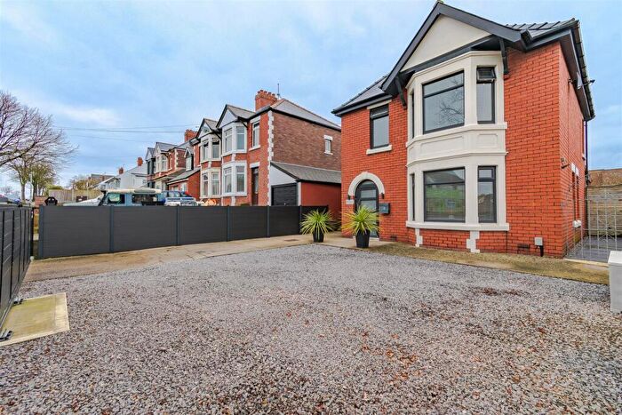 3 Bedroom Detached House For Sale In Pontypridd Road, Barry, CF62