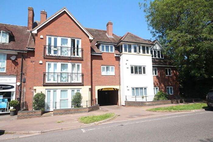 2 Bedroom Flat For Sale In Pix Brook Court, Norton Way North, Letchworth Garden City, SG6