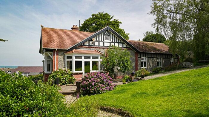 4 Bedroom Detached Bungalow For Sale In Ffordd Y Goitre, Aberaeron, SA46