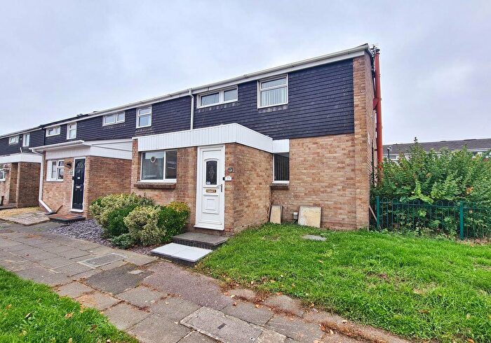 3 Bedroom End Of Terrace House For Sale In St Martins Close, Lordshill, SO16