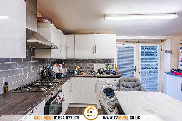 2 Bedroom Semi Detached House For Sale In Sheepridge Road, Huddersfield, HD2