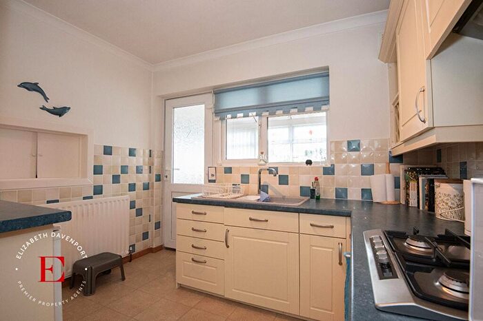 2 Bedroom Detached Bungalow For Sale In Ashfield Road, Kenilworth, CV8