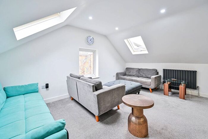 1 Bedroom Flat To Rent In Middleton Drive, Rotherhithe, London, SE16