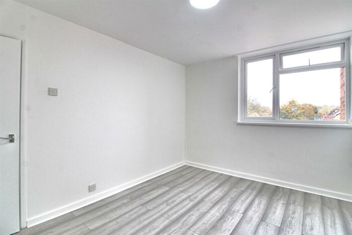 2 Bedroom Apartment To Rent In Cavendish Road, Emmer Green, Reading, RG4