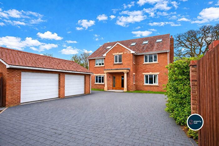 7 Bedroom Detached House For Sale In White Rose, Eversley, RG27