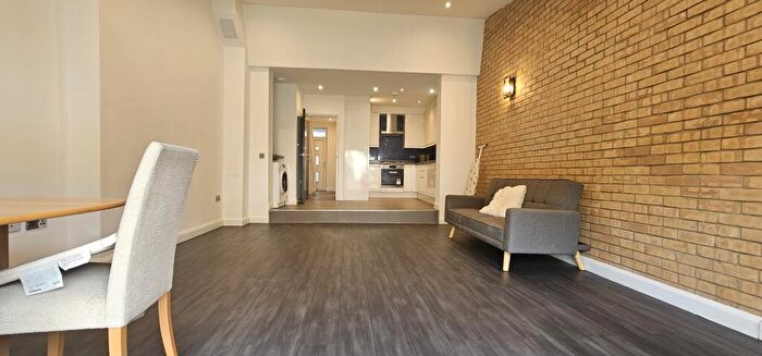 4 Bedroom Terraced House To Rent In Landseer Avenue, Manor Park, East London, E12
