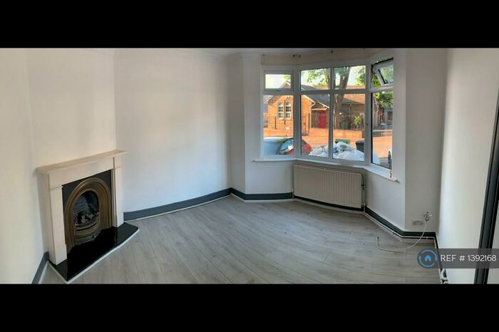 3 Bedroom Terraced House To Rent In Sarum Hill, Basingstoke, RG21