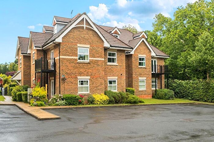 2 Bedroom Flat For Sale In Hursley Road, Chandler's Ford, SO53
