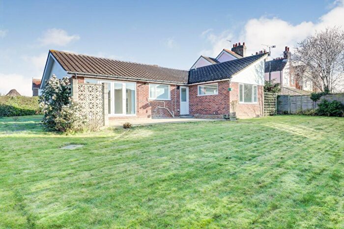 3 Bedroom Detached Bungalow For Sale In Henley Road, Ipswich, IP1