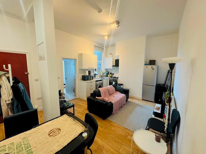 2 Bedroom Flat To Rent In Kingsland High Street, London, E8