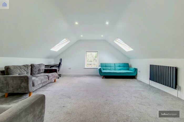 1 Bedroom Flat To Rent In Middleton Drive, London, SE16