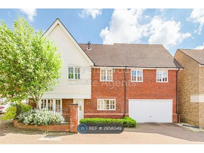 4 Bedroom Detached House To Rent In Frampton Grove, Milton Keynes, MK4