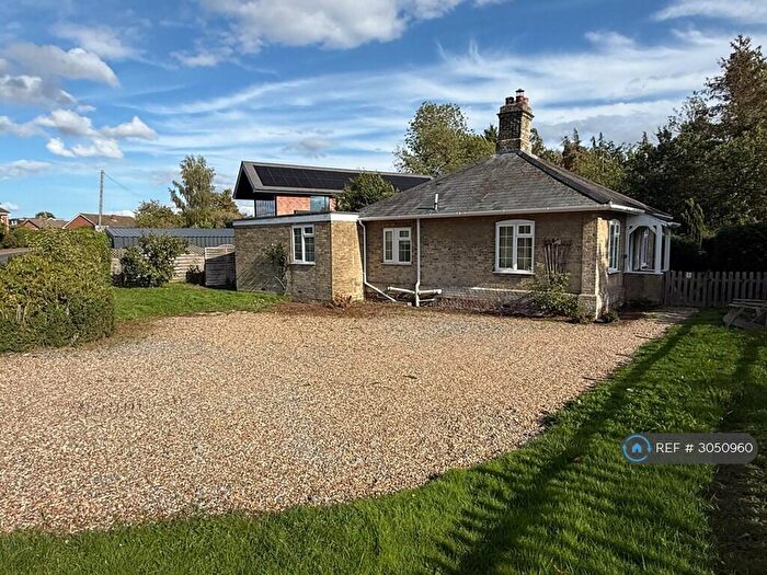 2 Bedroom Bungalow To Rent In Cuckoofield Lane, Norwich, NR14