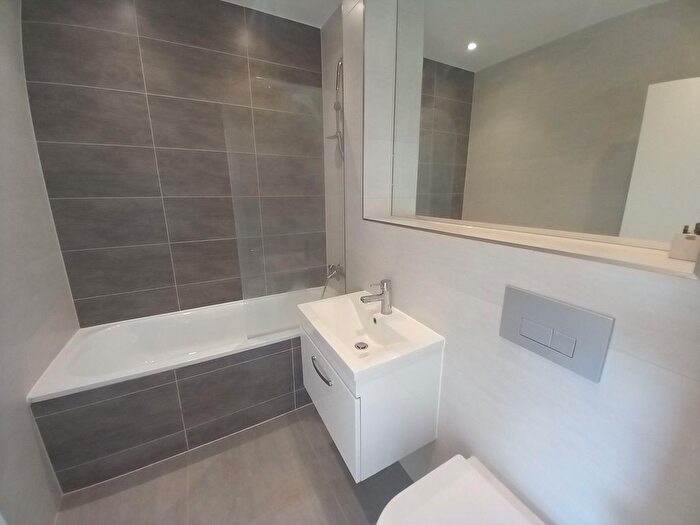 1 Bedroom Flat To Rent In Romney Place, Maidstone, ME15