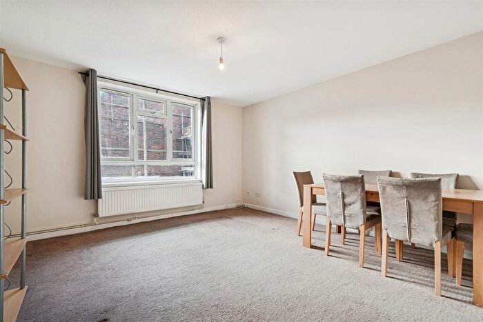 1 Bedroom Flat To Rent In York Road, London, SW11