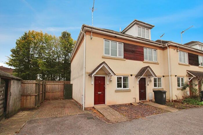 2 Bedroom End Of Terrace House For Sale In Eirene Terrace, Pill, Bristol, BS20