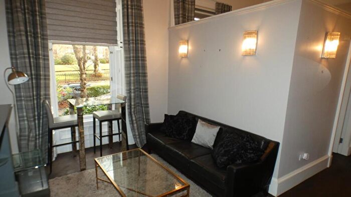 Studio To Rent In Cleveden Drive, Glasgow, G12