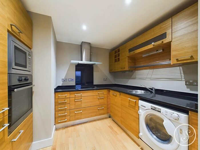 2 Bedroom Flat To Rent In The Boulevard, Leeds, LS10