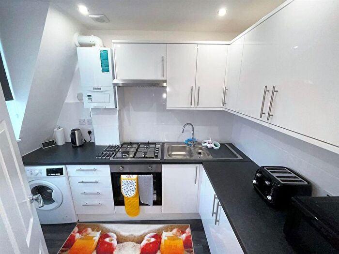 1 Bedroom Flat To Rent In Old Kent Road, London, SE1
