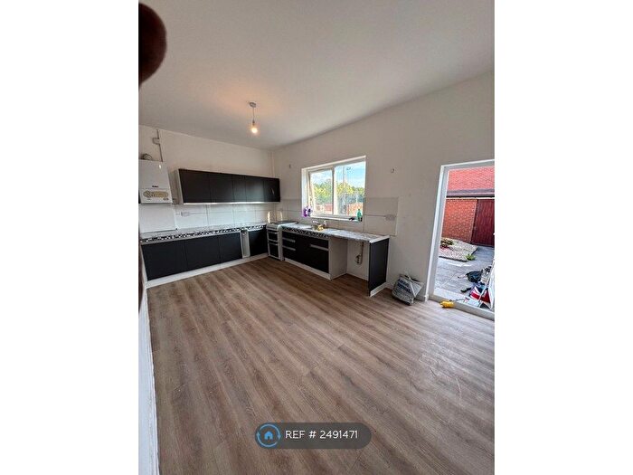 2 Bedroom End Of Terrace House To Rent In Bury Road, Manchester, BL2
