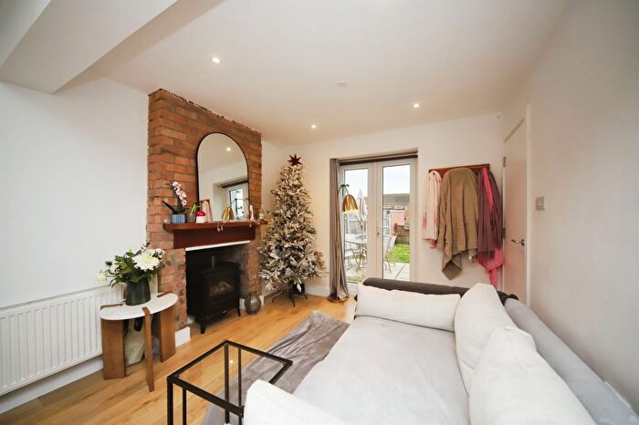 3 Bedroom Terraced House For Sale In Bindon Road, Taunton, TA2