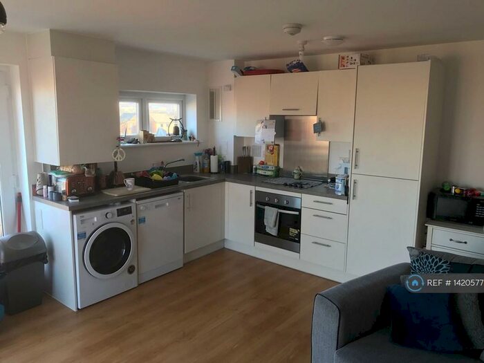 2 Bedroom Flat To Rent In Bewick Villas, Dartford, DA1