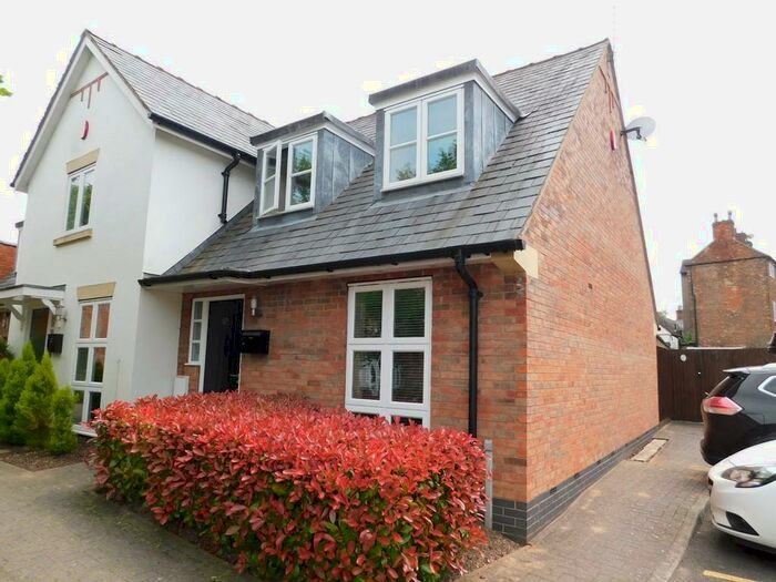 2 Bedroom Mews To Rent In Castlegate, Tutbury, DE13