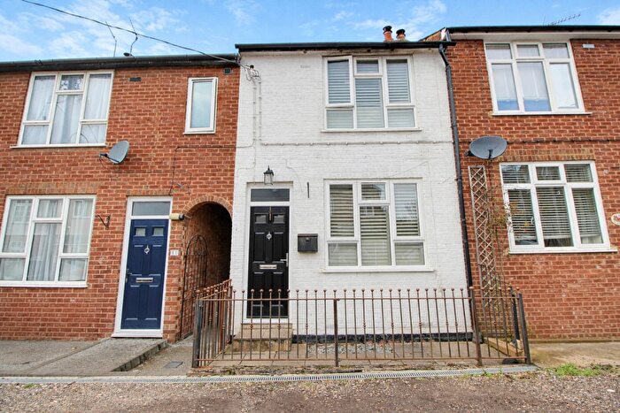 2 Bedroom Semi-Detached House For Sale In Bedford Street, Berkhamsted, HP4